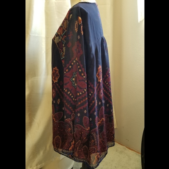 Sheer blouse with navy lining. - Picture 3 of 3